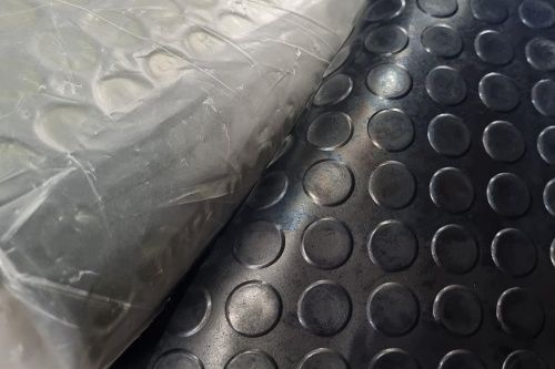 Дорожка автомобильная "пятачок" (толщ. 4 мм, шир. 1500 мм, дл. 5 м, вес 42,8 кг) Китай